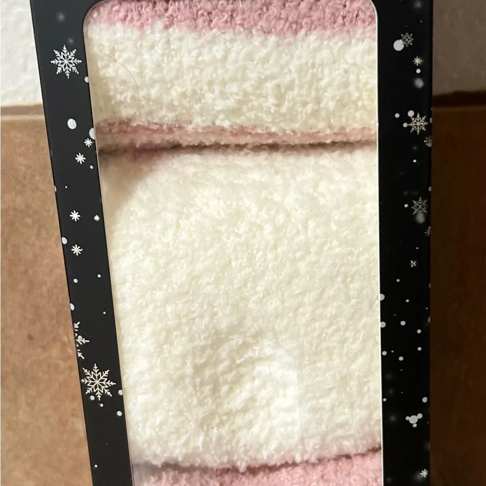 Cuddl Duds Cozy Crew Socks - Pink and Cream